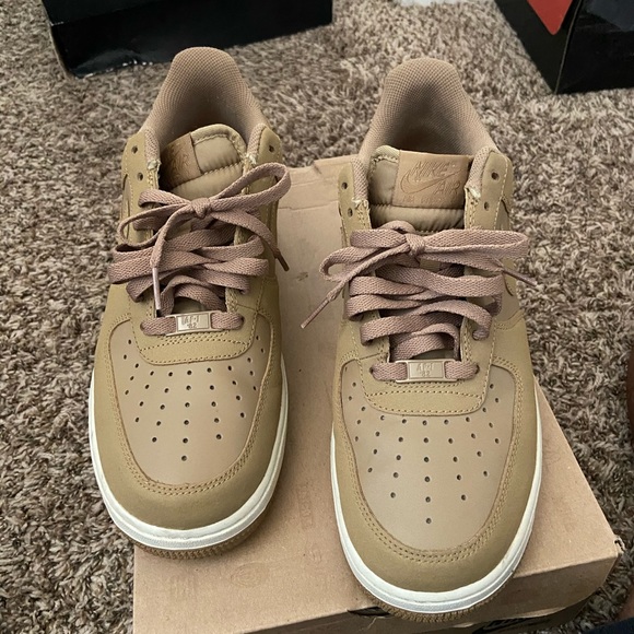 Kicks - Picture 3 of 5